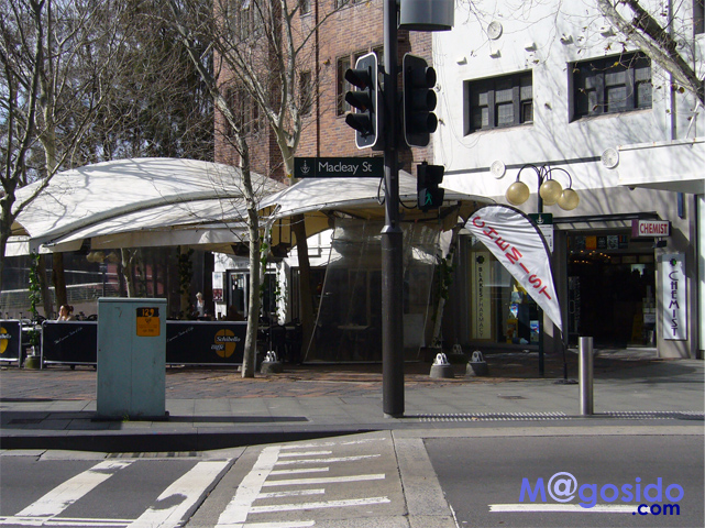 �}�N���[�X�g���[�g