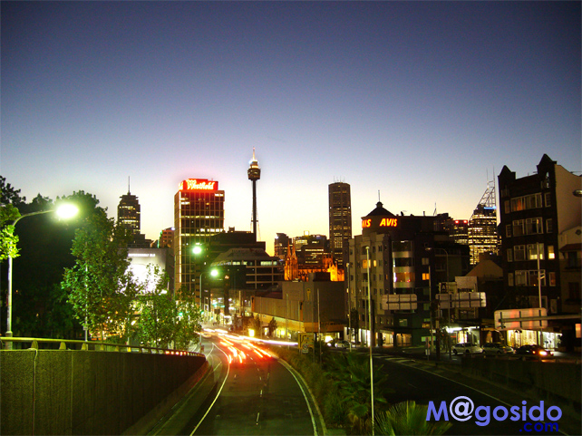 �L���O�X�N���X�A�E�B���A���X�g���[�g