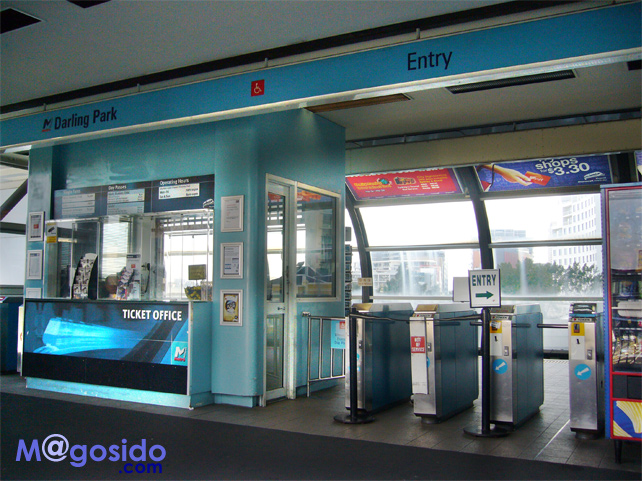 �V�h�j�[���g�����m���[��